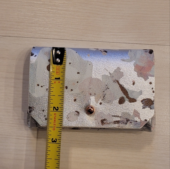 NWT Anthropologie On The Go Metallic Silver Faux Vegan Leather Coin Purse Wallet - Picture 8 of 10